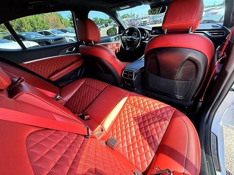 Genesis G70  2024