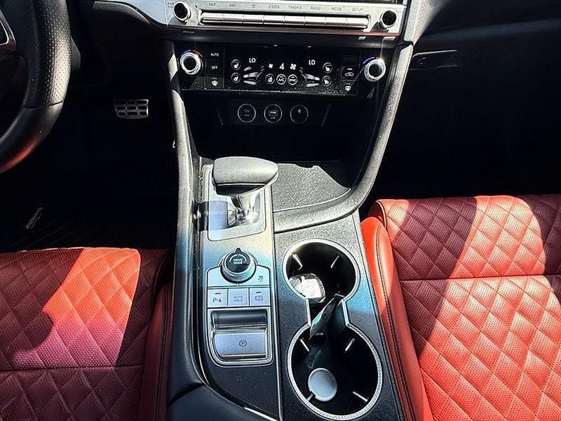 Genesis G70  2024