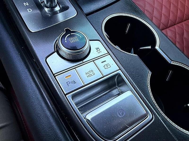 Genesis G70  2024