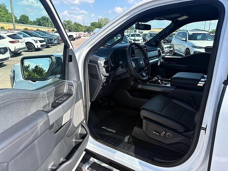 Ford F-150  2025