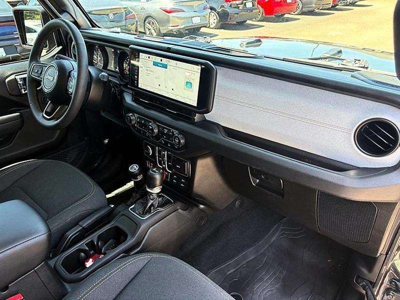 Jeep Wrangler  2024