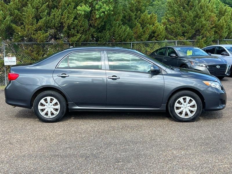 Toyota Corolla LE 2009