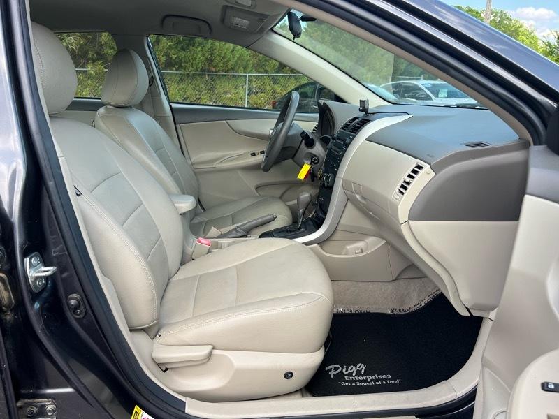 Toyota Corolla LE 2009