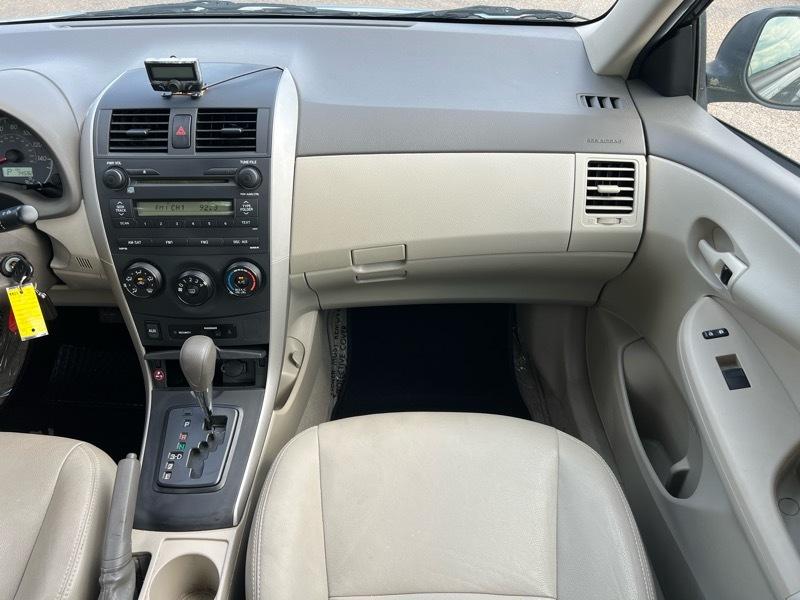 Toyota Corolla LE 2009