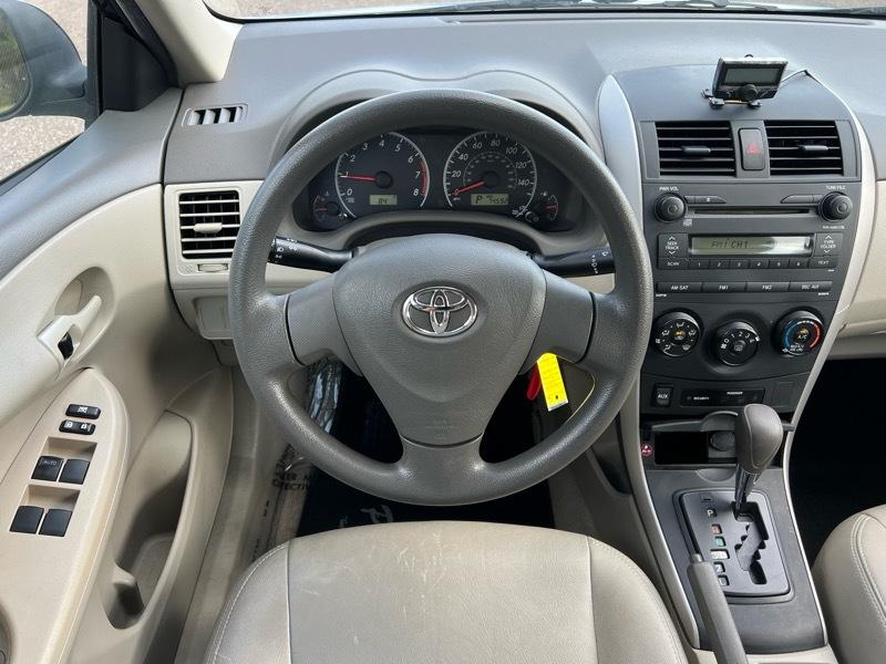 Toyota Corolla LE 2009