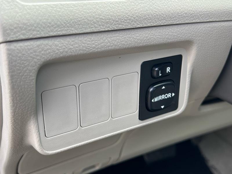 Toyota Corolla LE 2009