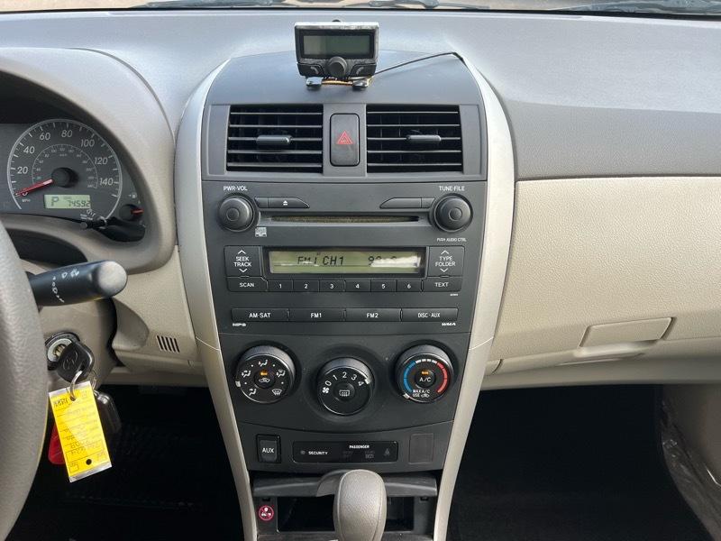 Toyota Corolla LE 2009