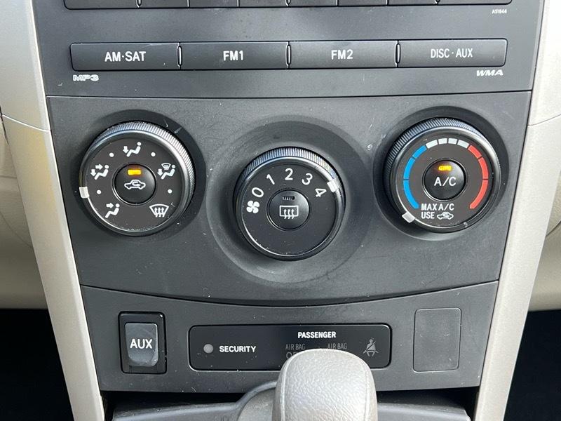 Toyota Corolla LE 2009