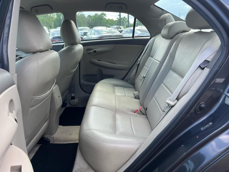 Toyota Corolla LE 2009