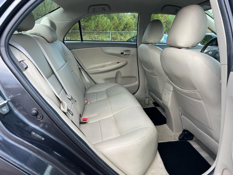 Toyota Corolla LE 2009