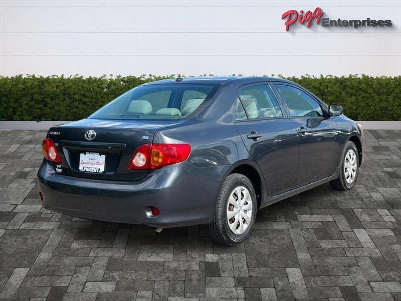 Toyota Corolla LE 2009