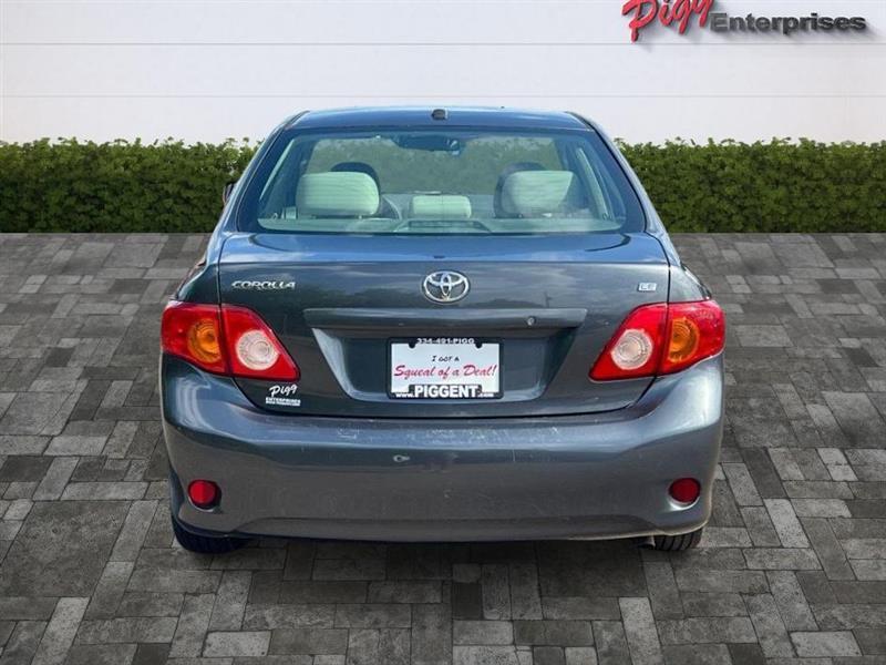 Toyota Corolla LE 2009