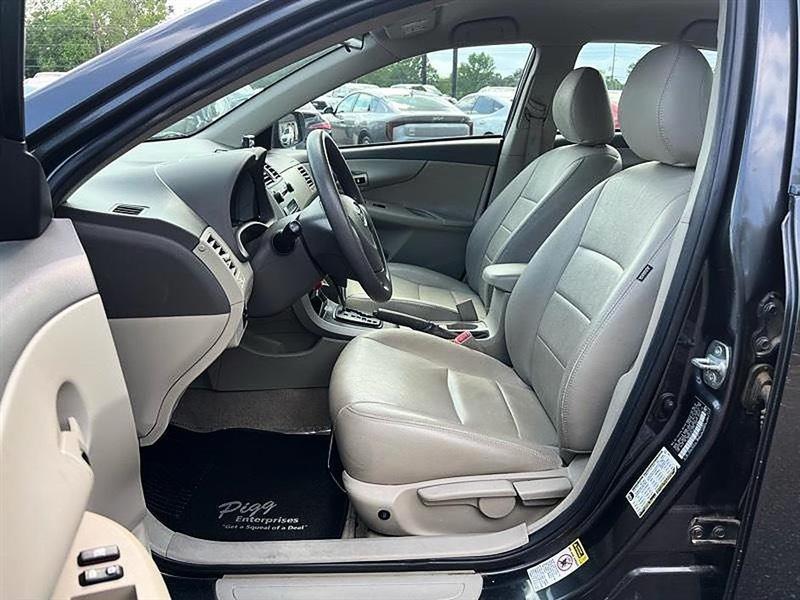 Toyota Corolla LE 2009