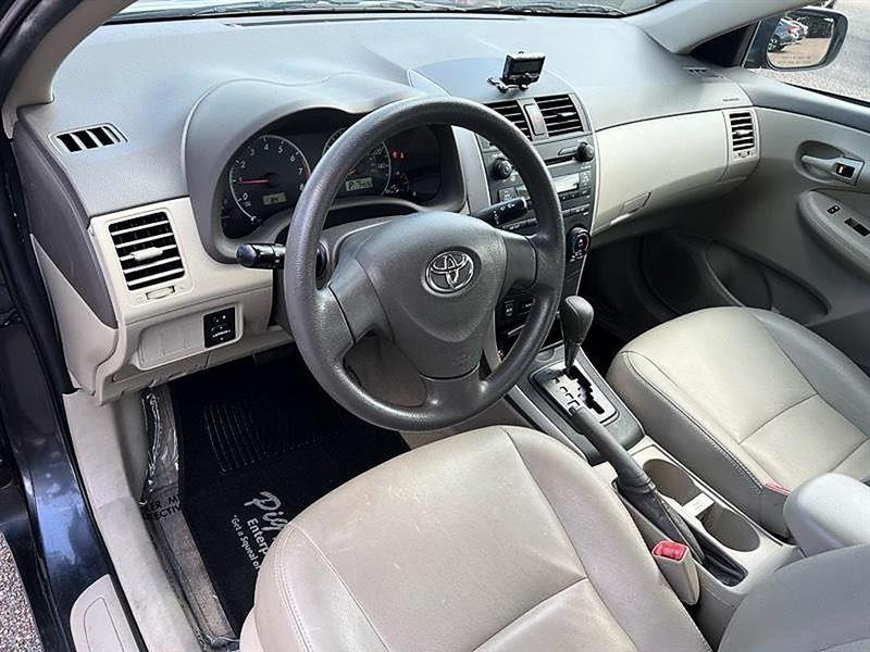 Toyota Corolla LE 2009