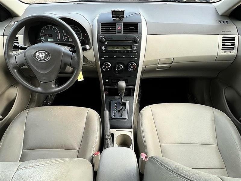 Toyota Corolla LE 2009