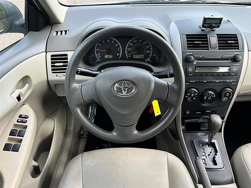 Toyota Corolla LE 2009