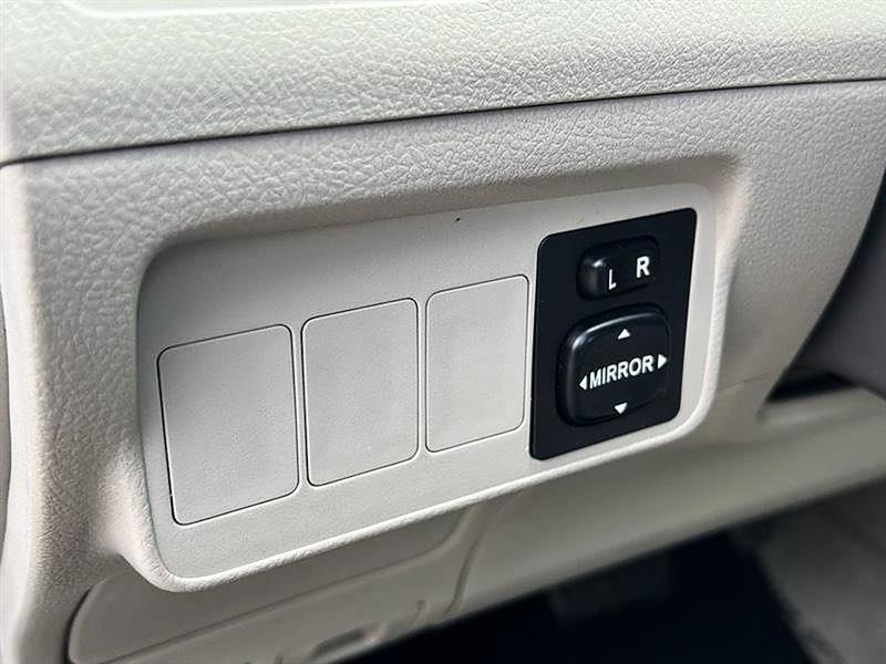 Toyota Corolla LE 2009