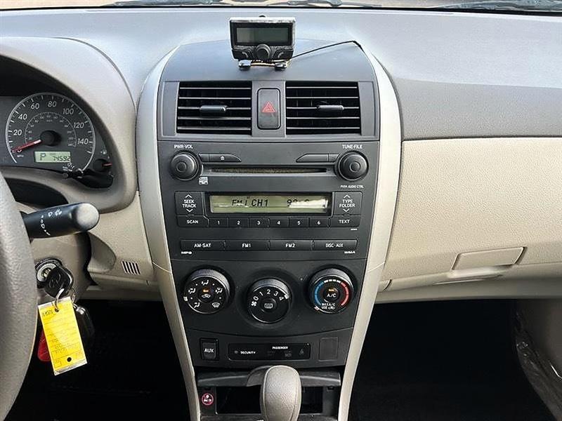 Toyota Corolla LE 2009