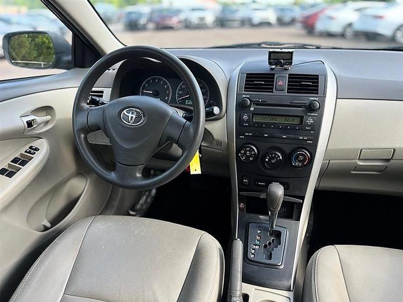Toyota Corolla LE 2009