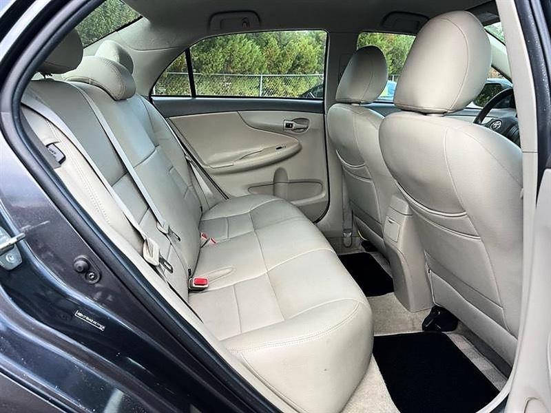 Toyota Corolla LE 2009