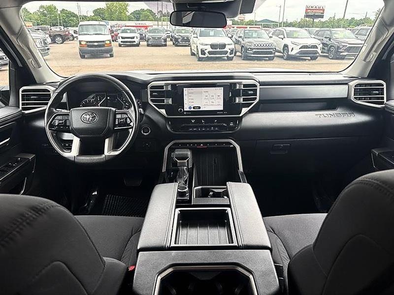 Toyota Tundra  2024