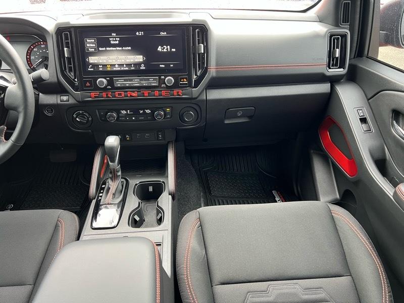 Nissan Frontier  2025