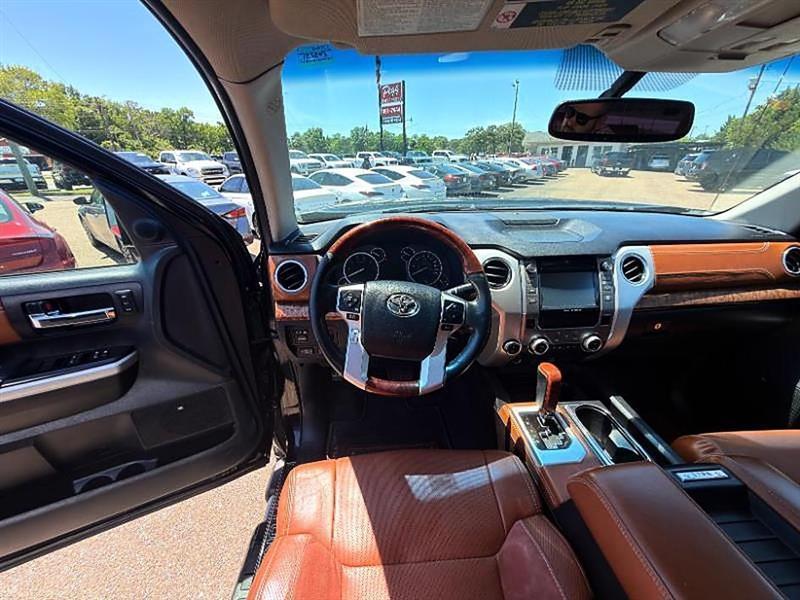 Toyota Tundra  2016