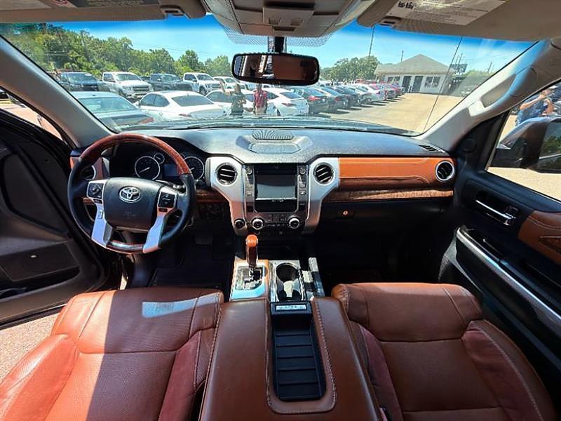 Toyota Tundra  2016
