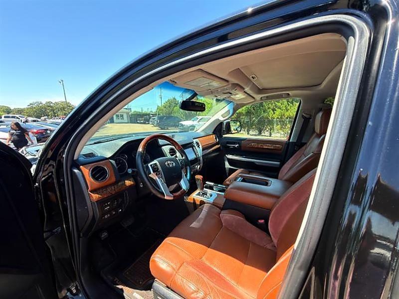 Toyota Tundra  2016