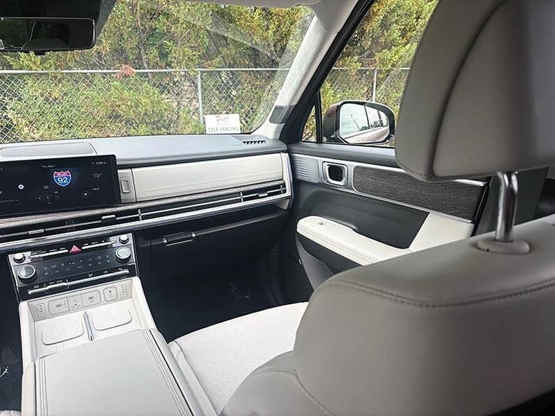 Hyundai Santa Fe Hybrid  2025