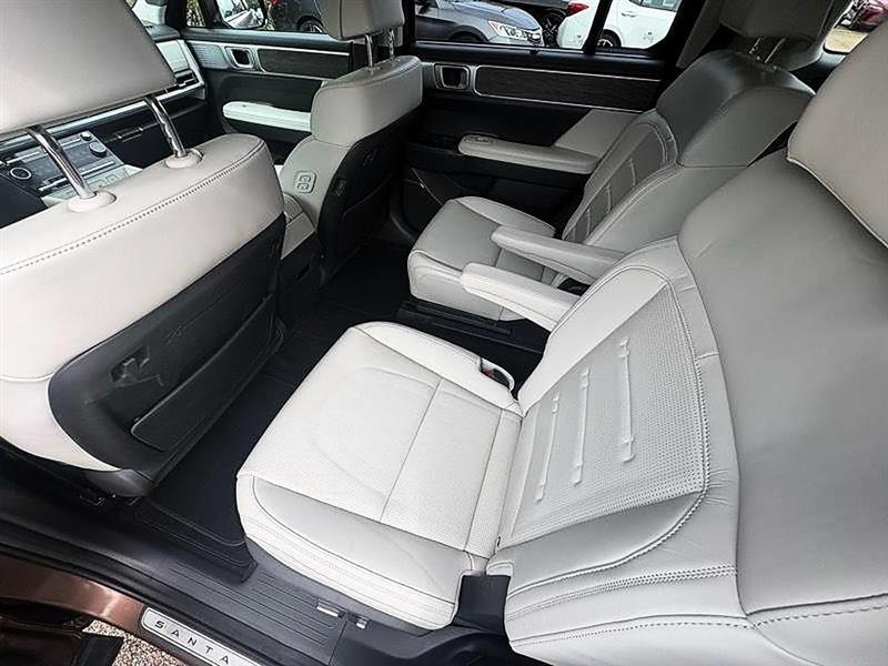 Hyundai Santa Fe Hybrid  2025