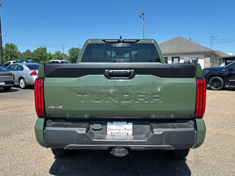 Toyota Tundra  2022