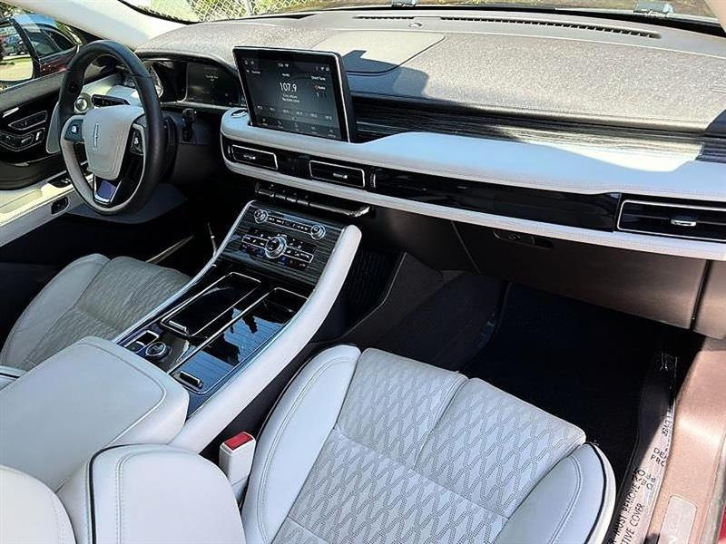 Lincoln Aviator  2020