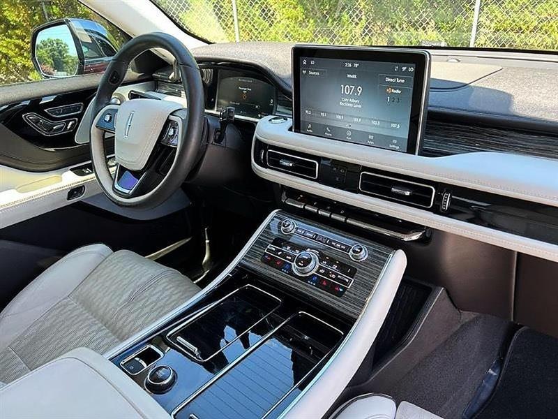 Lincoln Aviator  2020