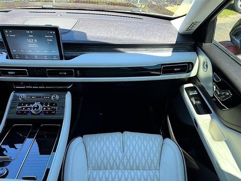 Lincoln Aviator  2020