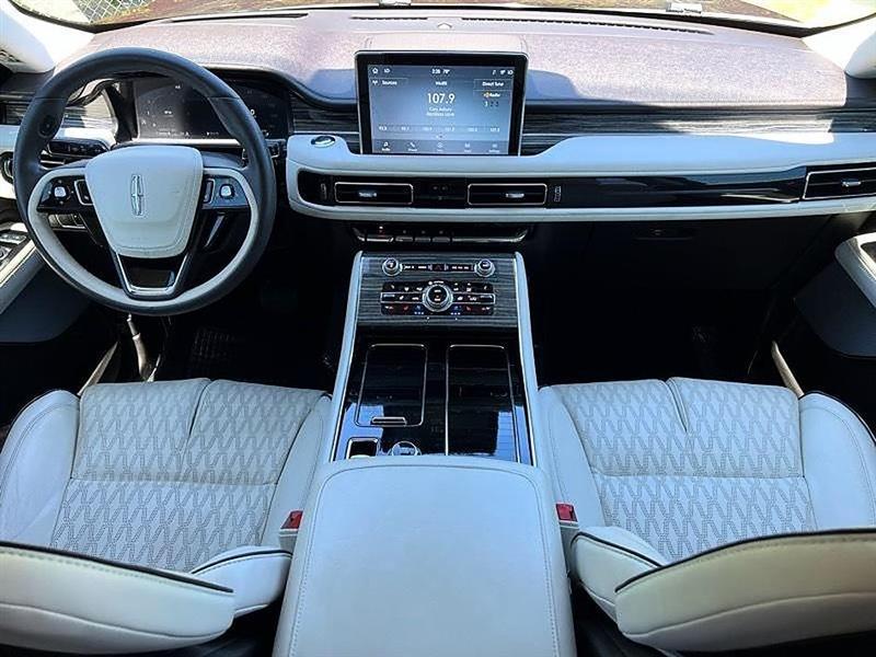 Lincoln Aviator  2020