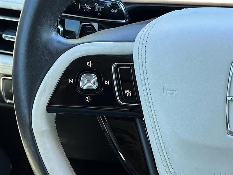 Lincoln Aviator  2020