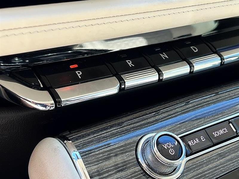 Lincoln Aviator  2020