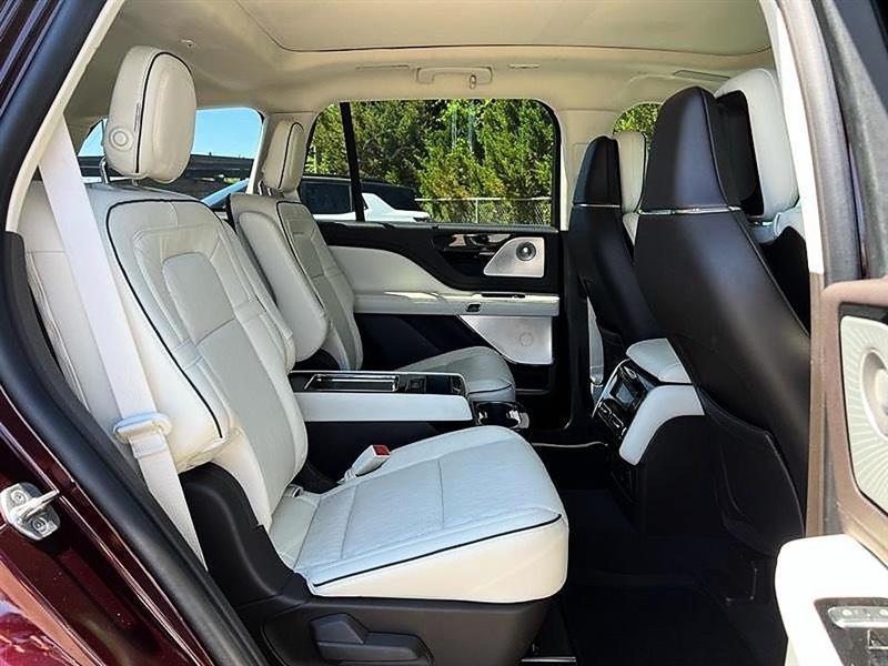Lincoln Aviator  2020