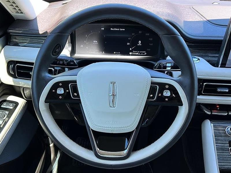 Lincoln Aviator  2020