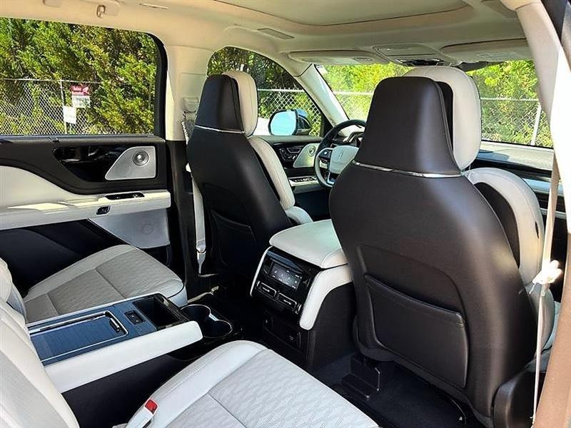 Lincoln Aviator  2020