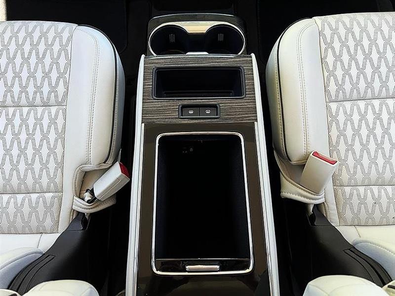 Lincoln Aviator  2020
