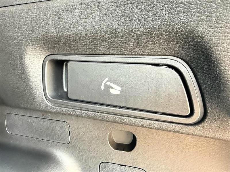 Mitsubishi Outlander PHEV  2023