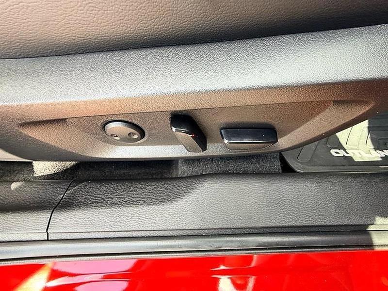 Mitsubishi Outlander PHEV  2023