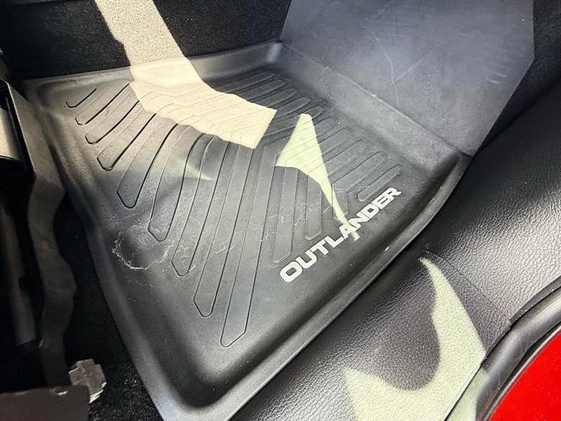 Mitsubishi Outlander PHEV  2023