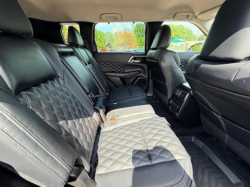 Mitsubishi Outlander PHEV  2023