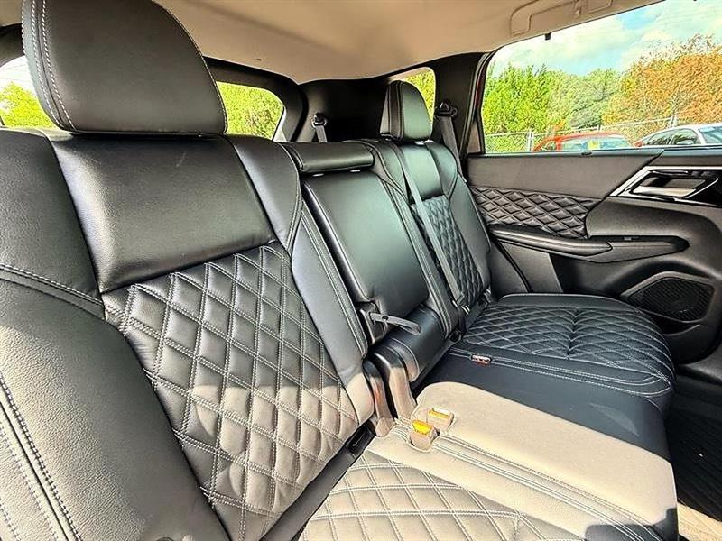 Mitsubishi Outlander PHEV  2023