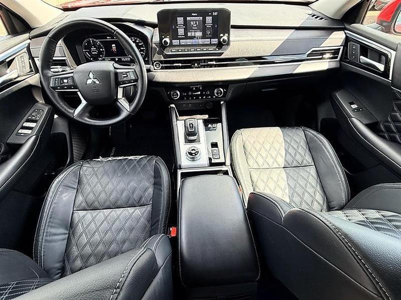 Mitsubishi Outlander PHEV  2023