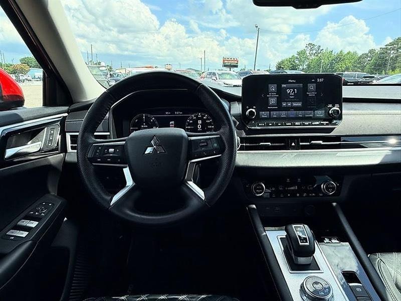 Mitsubishi Outlander PHEV  2023