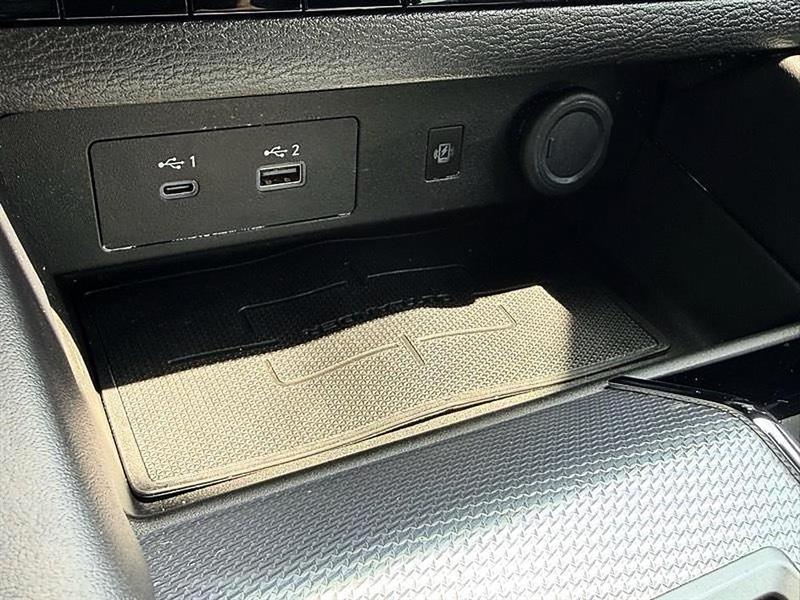 Mitsubishi Outlander PHEV  2023